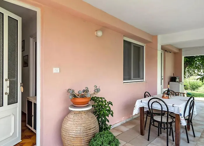 Woodpecker House Lefkada