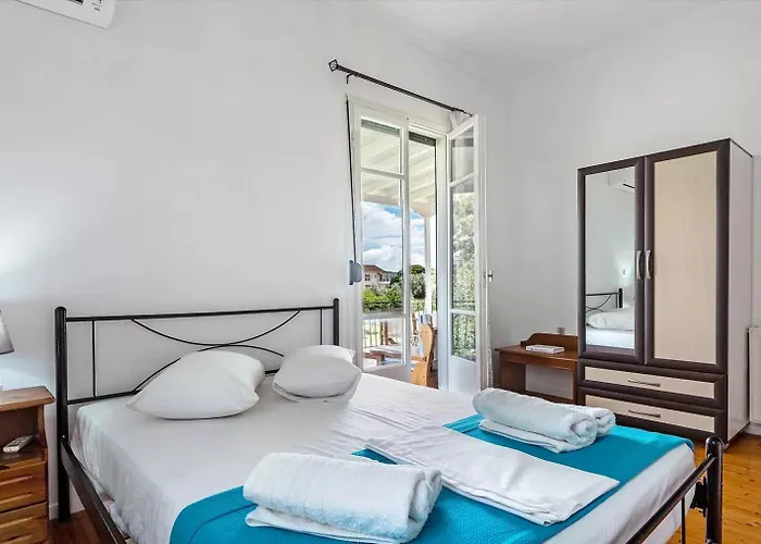 Woodpecker House Lefkada *