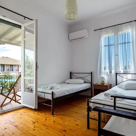 Woodpecker House Lefkada Apartment